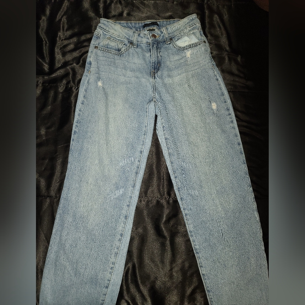 Women's distressed straight leg jeans